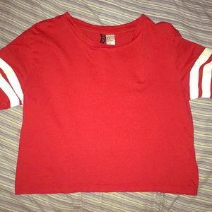 Red crop top shirt